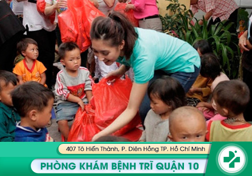 Phòng Khám KingDom tổ chức phát quà từ thiện cho người có hoàn cảnh khó khăn